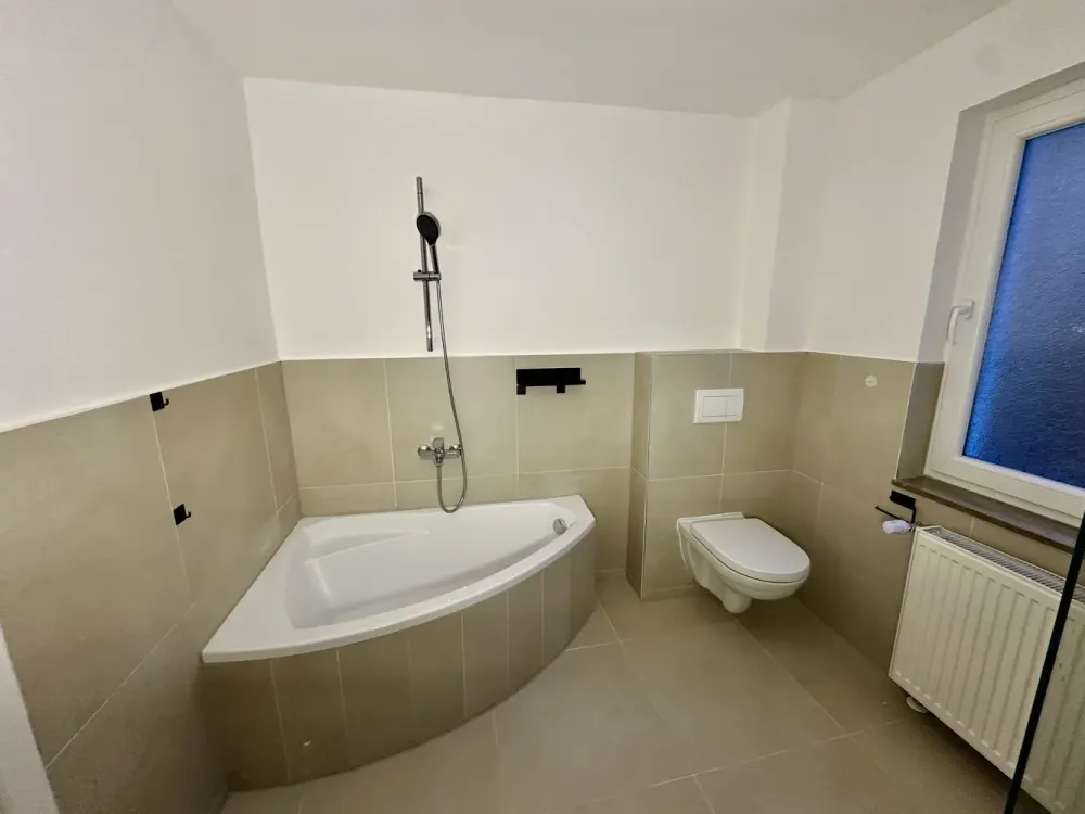 Kernsanierte 4-Zimmer-Wohnung in Rutesheim mit 2 Sonnenbalkonen und 2 Bädern
