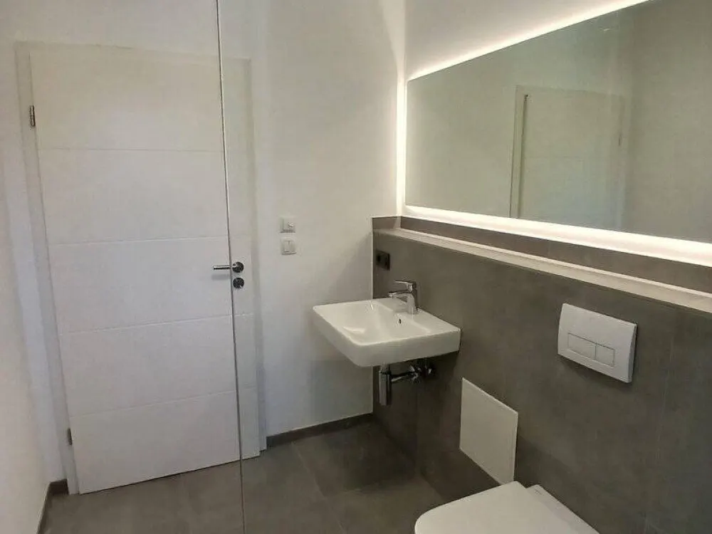 Neubau - Erstbezug | 2-Zimmer-Maisonettewohnung | Terrasse | EBK
