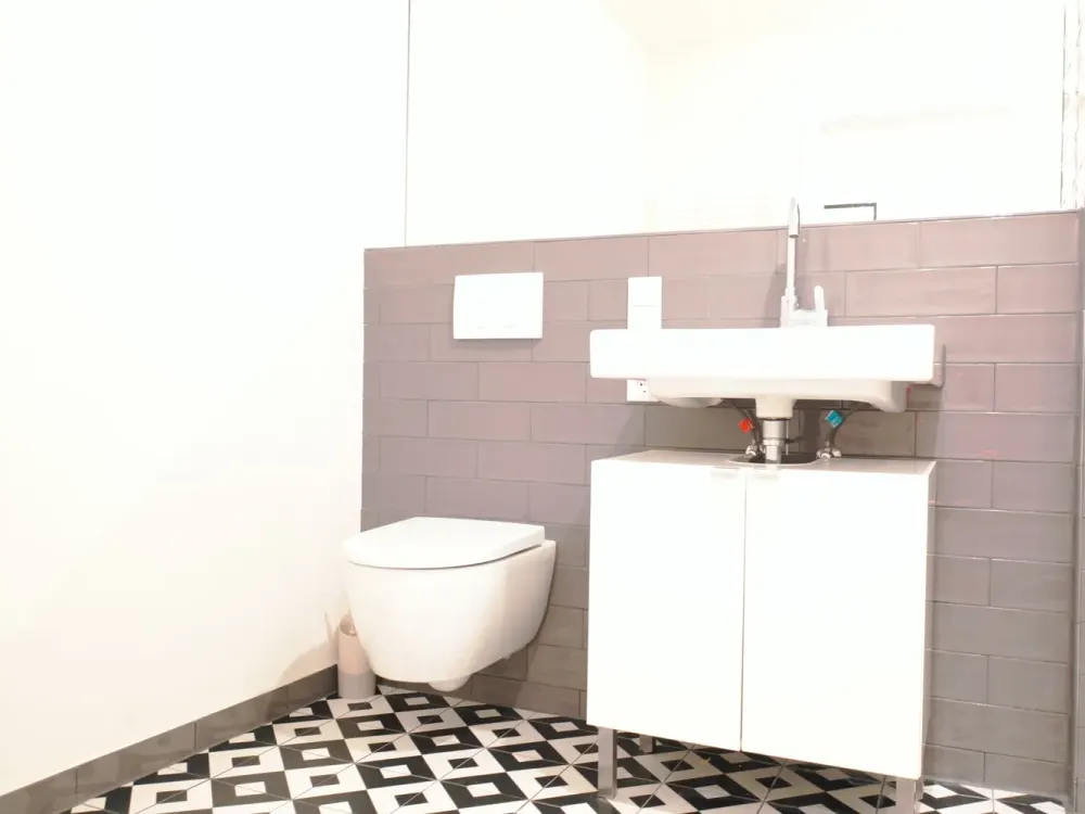 Hochwertige 2-Zimmer-Wohnung mit Südbalkon, Einbauküche und Fußbodenheizung im 4. Obergeschoss