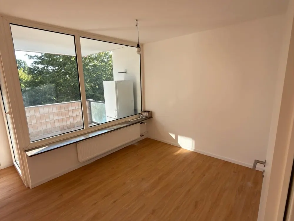 4-Zimmer-Wohnung 94m2, kernsaniert, 2 Balkonen Nordostbahnhof