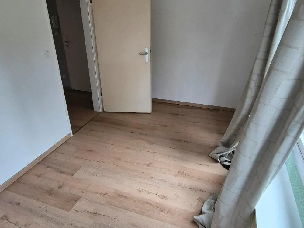 2 Zimmer mit Balkon. Nachmieter in Winterhude gesucht.