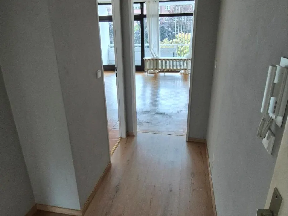 2 Zimmer mit Balkon. Nachmieter in Winterhude gesucht.