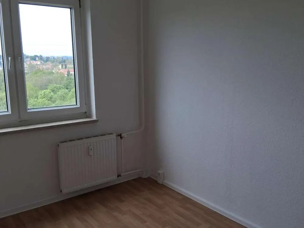 Am Anger 22-helle 2 ZKB Wohnung im 13.OG -WBS-*ab sofort* zu vermieten