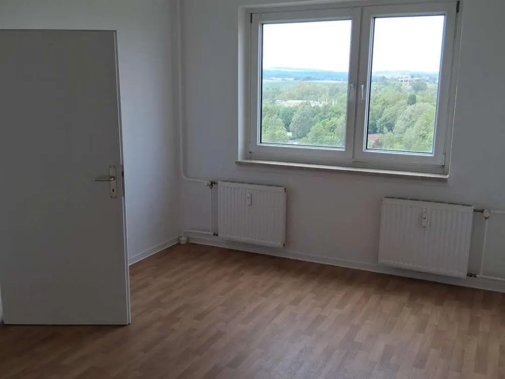 Am Anger 22-helle 2 ZKB Wohnung im 13.OG -WBS-*ab sofort* zu vermieten