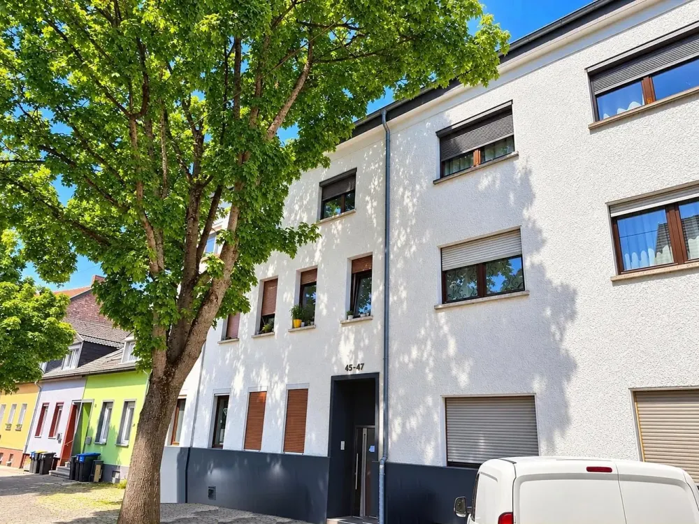 Komplett renoviert: Helle 3-Zimmer-Wohnung mit Tageslichtbad in ruhiger, stadtnaher Lage