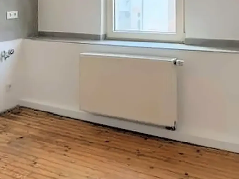Komplett renoviert: Helle 3-Zimmer-Wohnung mit Tageslichtbad in ruhiger, stadtnaher Lage