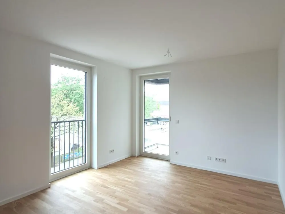 Modern 2-Room Apartment on the 1st Floor with Loggia and Parking Space in Bahrenfeld!