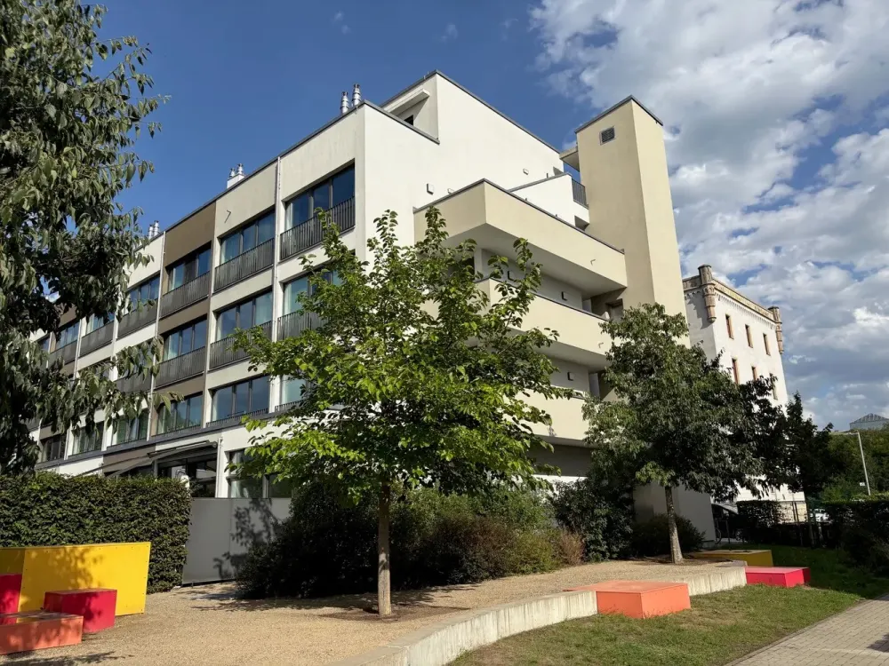 * modernes und großzügiges Penthouse mit Dachterrasse, herrlichem Blick und Einbauküche