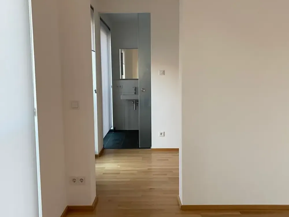 * modernes und großzügiges Penthouse mit Dachterrasse, herrlichem Blick und Einbauküche