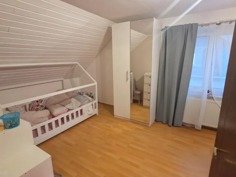 Vermiete helle 3-Raum Dachgeschosswohnung, 70 qm-Kamin-in Boxdorf