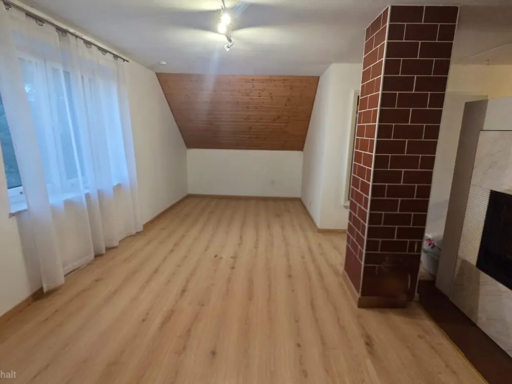 Vermiete helle 3-Raum Dachgeschosswohnung, 70 qm-Kamin-in Boxdorf