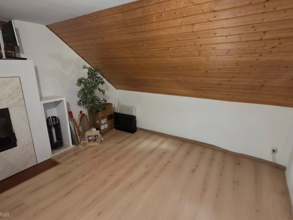 Vermiete helle 3-Raum Dachgeschosswohnung, 70 qm-Kamin-in Boxdorf