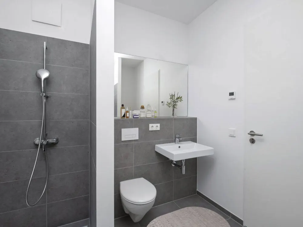 Spring Tower Vibes - Helles 2-Zimmer-Apartment mit Loggia mitten in der EuropaCity