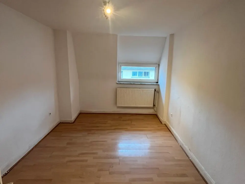 Top renovierte Wohnung 85 m² inklusive Neu Bad
