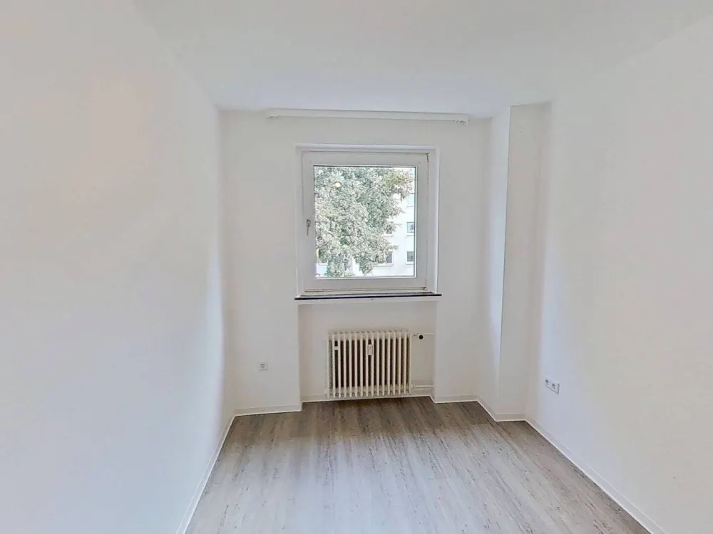 Large 4-Room Apartment with BALCONY and Plenty of Comfort in Paderborn-Sennelager