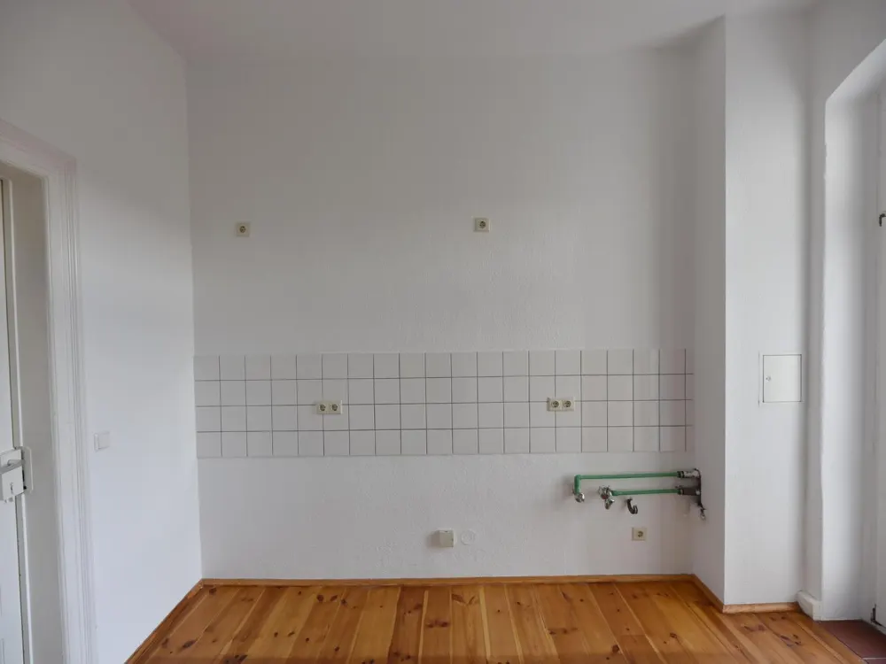 Johannstadt, Nähe Medak, Schöne 4-Raum-Wohnung mit Dielenfußboden und Balkon