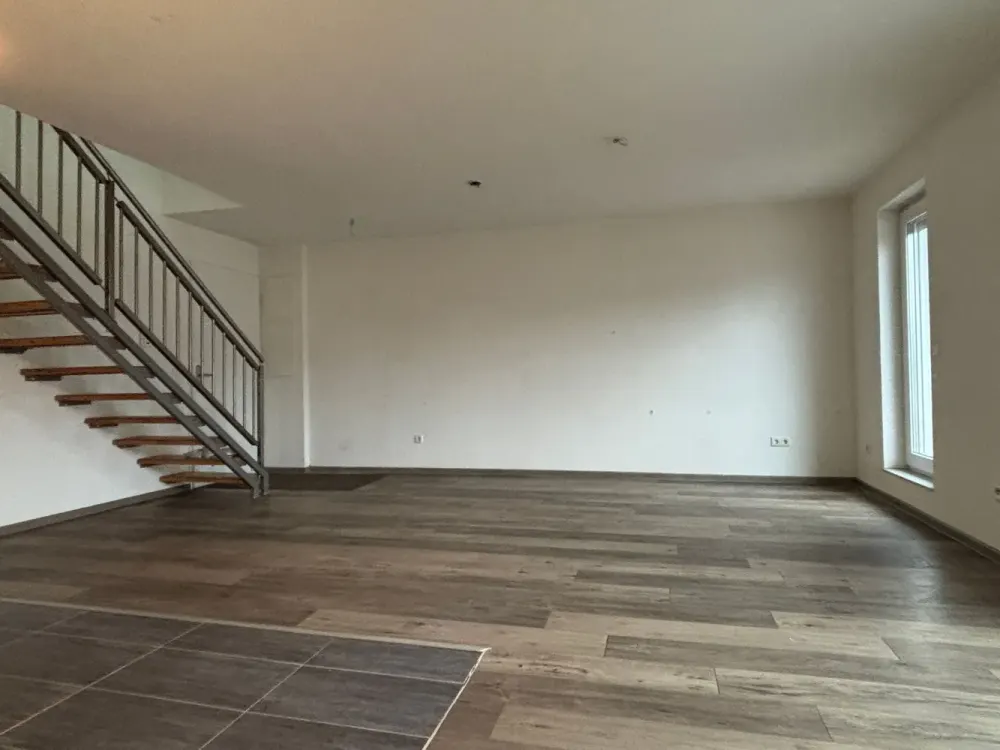 Grosszügige 3-4-Zimmer-Wohnung mit Balkon in Köln