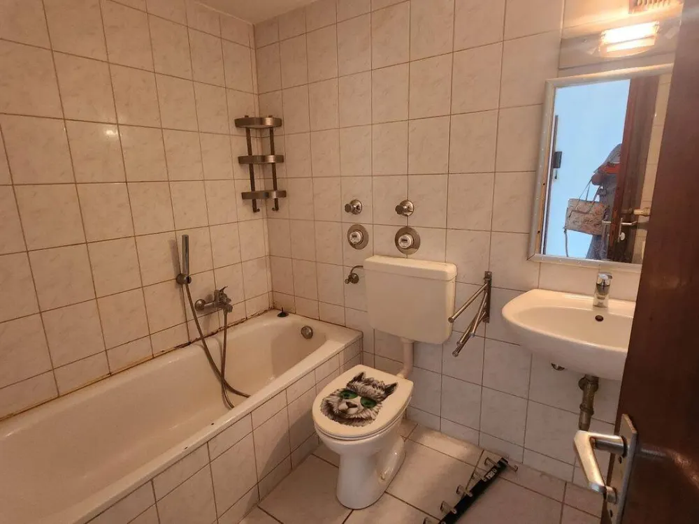 Helle und freundliche 2 Zi. Whg. in toller Wohnlage mit Balkon