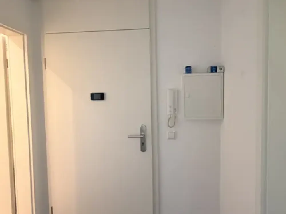 Stilvolle, sanierte 3-Zimmer-Dachgeschosswohnung mit geh. Innenausstattung mit EBK in Vaterstetten