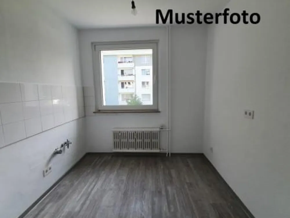 Großzügige und renovierte 3- Zimmer Wohnung im Weitmar-Mark