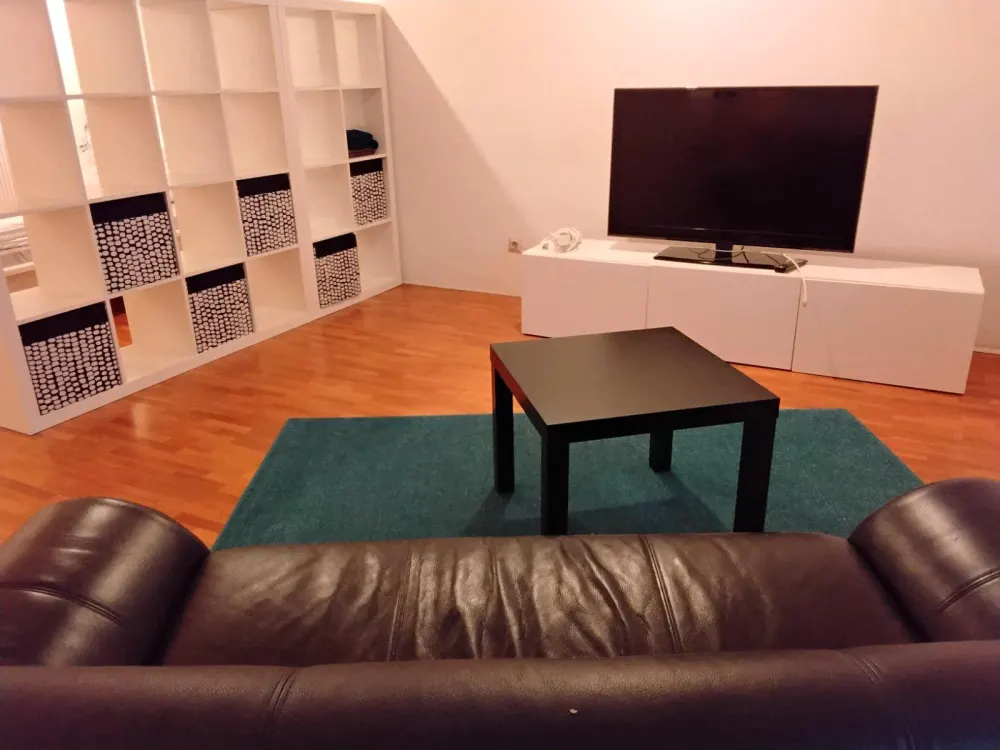 Souterrainwohnung möbliert