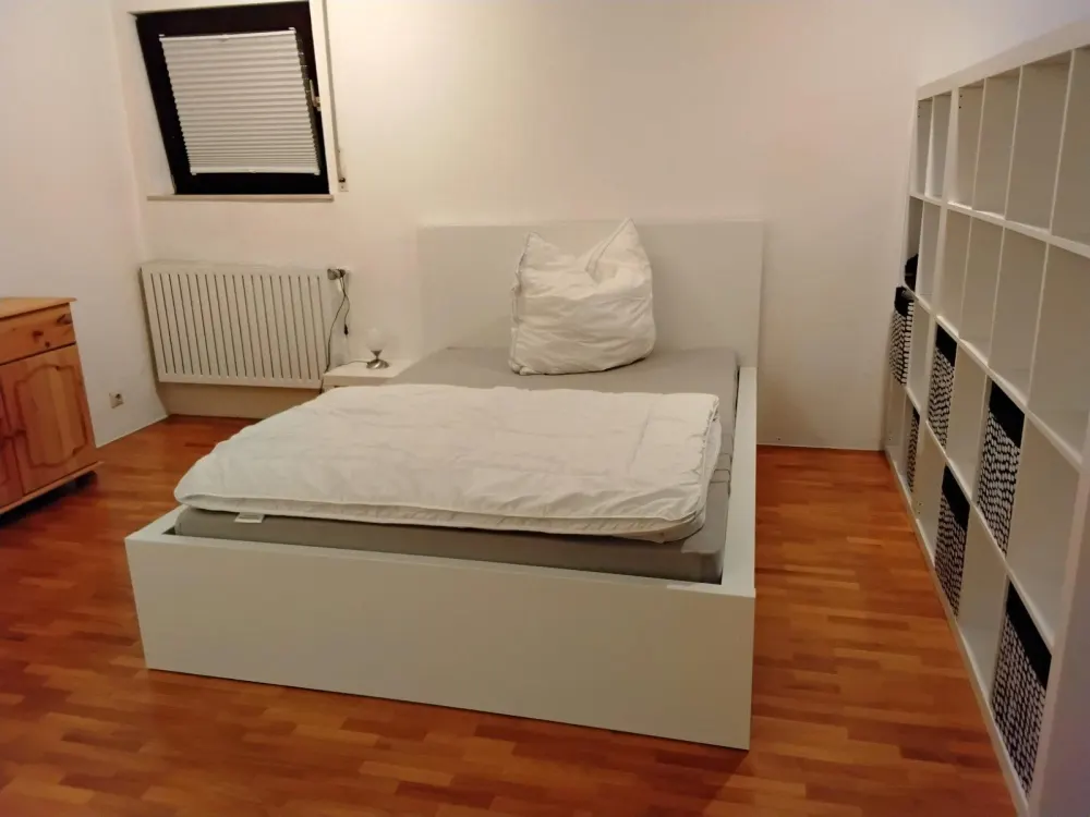 Souterrainwohnung möbliert