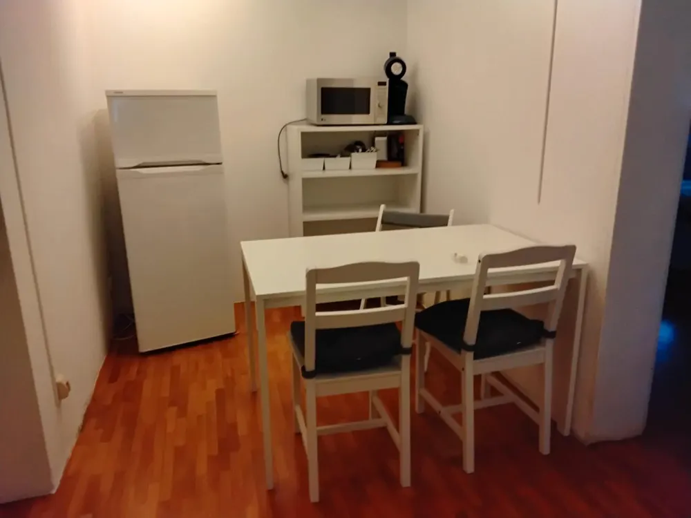 Souterrainwohnung möbliert