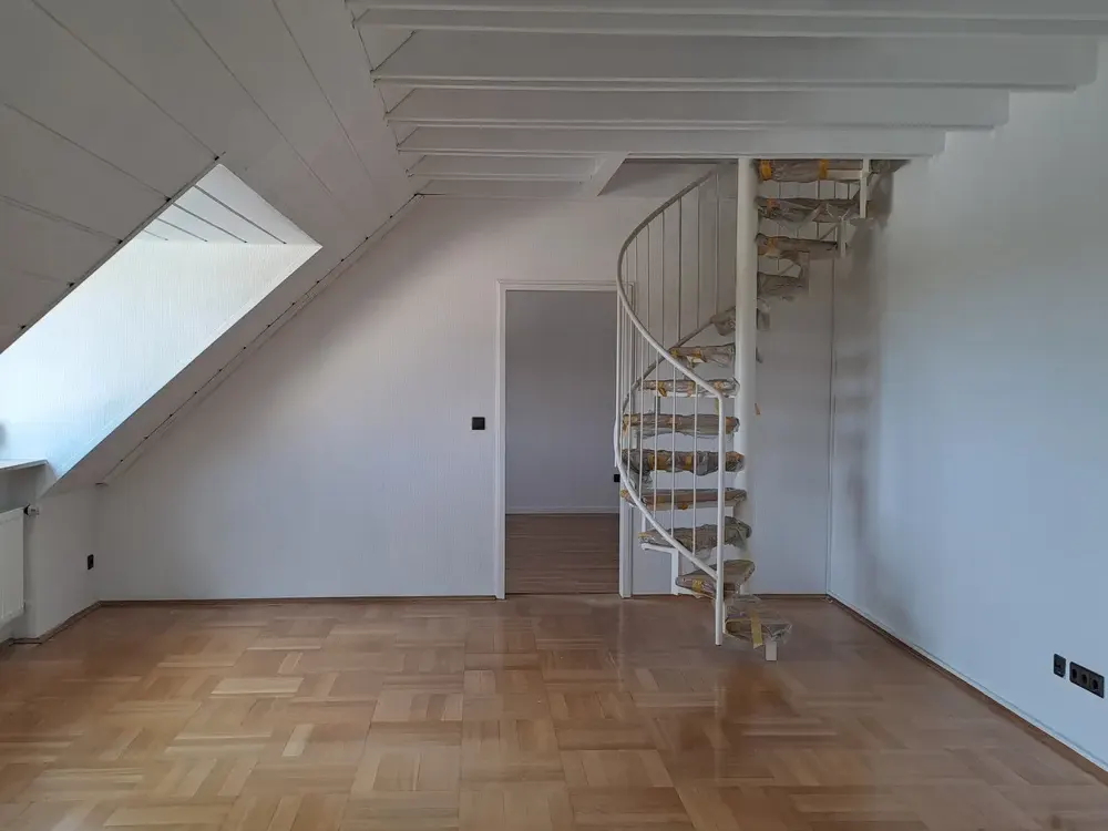 Maisonette Wohnung mit Galerie und kleiner Dachterrasse