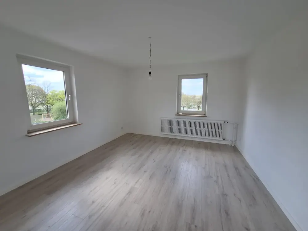 2 Zimmer Wohnung frisch renoviert in der 3. Etage