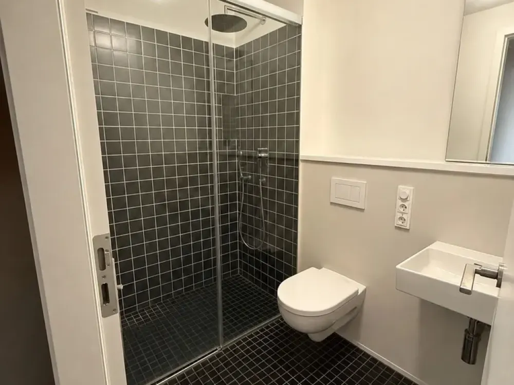 Moderne 2-Zimmer-Wohnung in München mit Terrasse und Garage