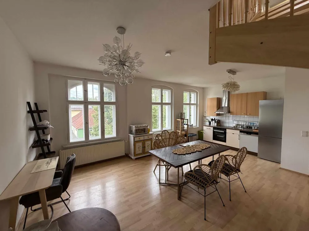 Stilvoll möblierte 3-Zimmer-Maisonettewohnung auf zwei Ebenen, Ruhige Lage in Panketal!
