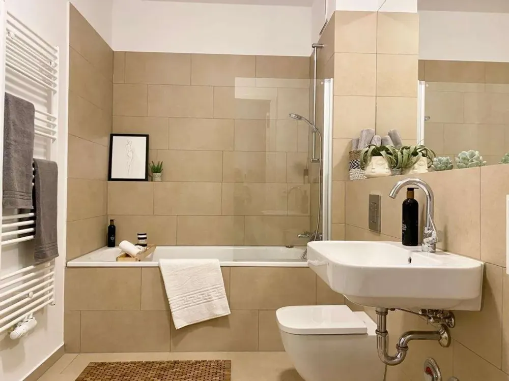 Geräumige 2 Zimmer-Wohnung Nähe Ku'damm und Tiergarten
