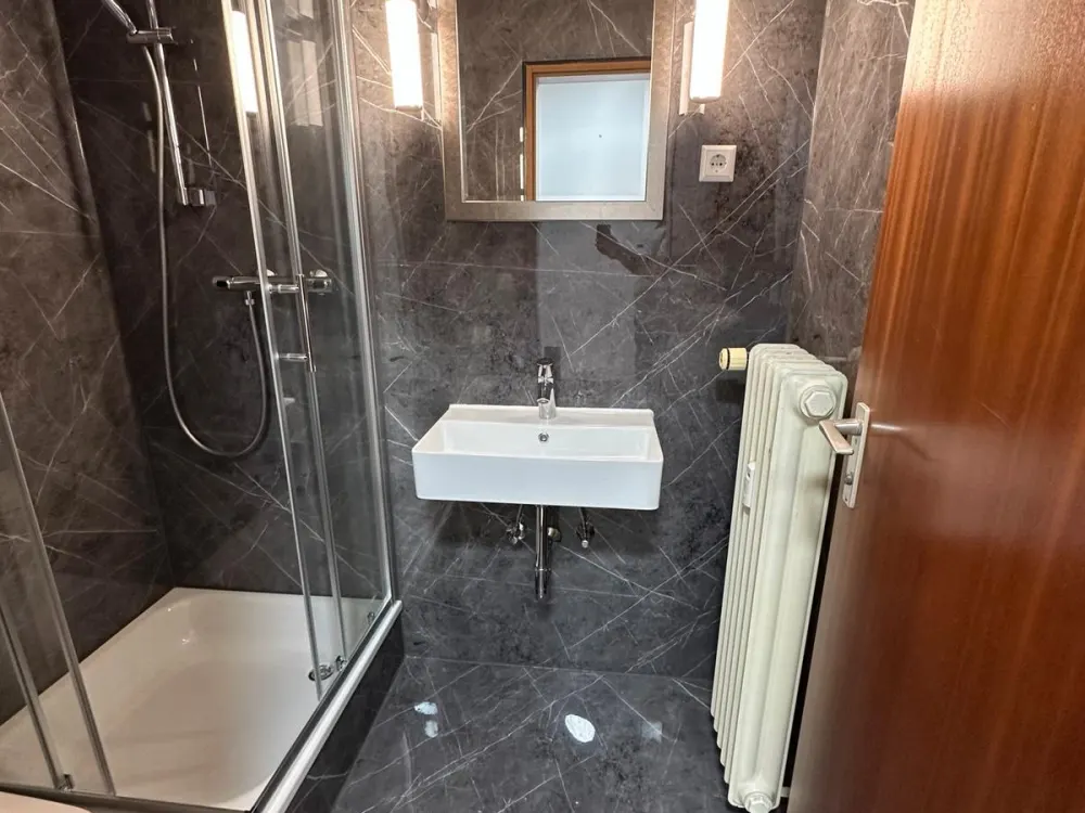 Möblierte 1 Zimmer Whg mit Stellplatz in Bad Cannstatt