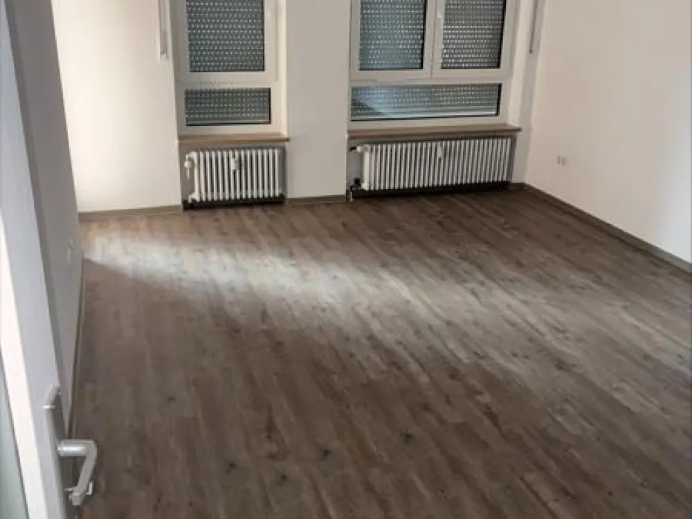 A great living experience: central 4-room apartment with balcony!