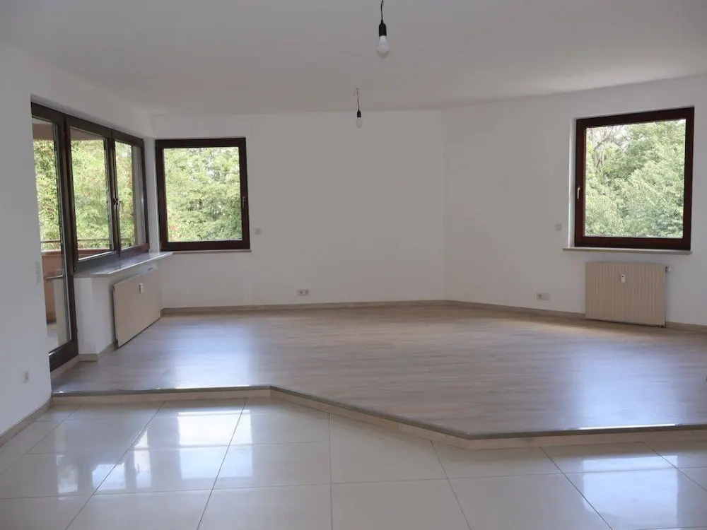 100m² Wohntraum am Rosenaupark: Balkon, Premium-Küche & TG-Stellplatz inklusive!