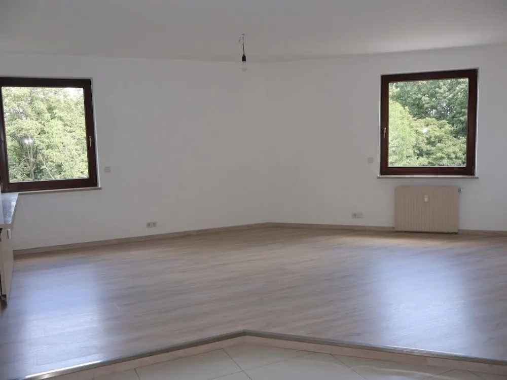 100m² Wohntraum am Rosenaupark: Balkon, Premium-Küche & TG-Stellplatz inklusive!