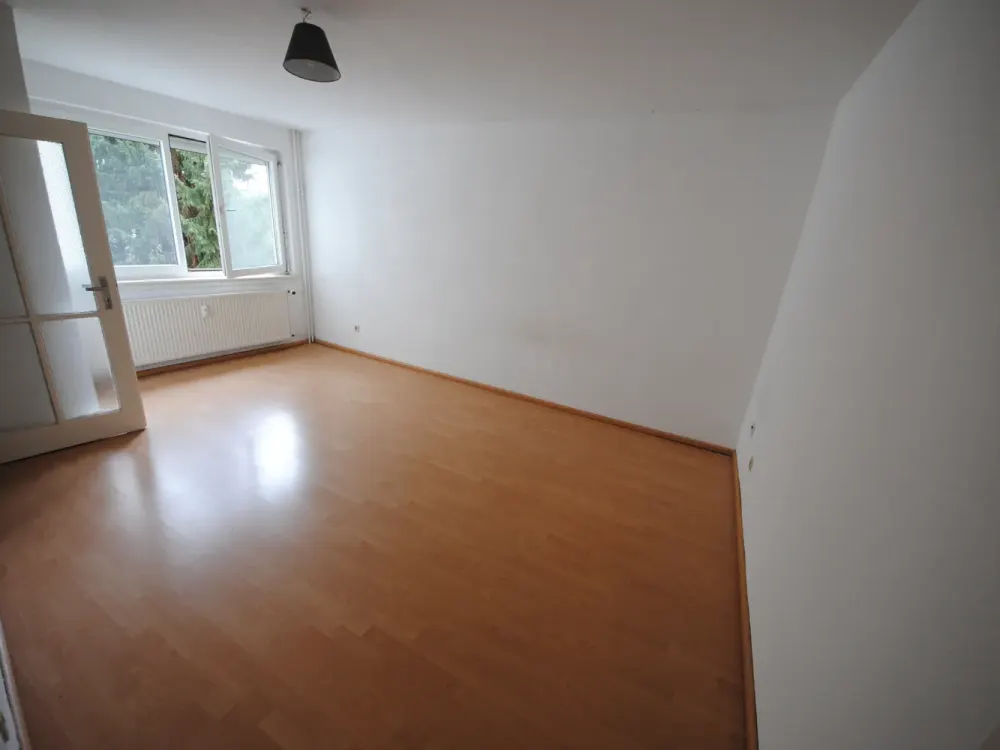 Schönes, kleines 1.-Zi.-App. (23qm) im 1.OG. in Offenbach, nähe Sanaklinik und Stadtmitte.