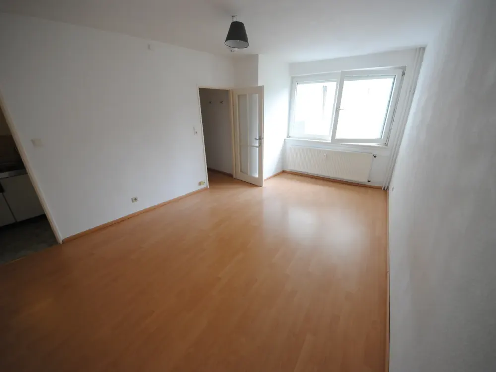 Schönes, kleines 1.-Zi.-App. (23qm) im 1.OG. in Offenbach, nähe Sanaklinik und Stadtmitte.