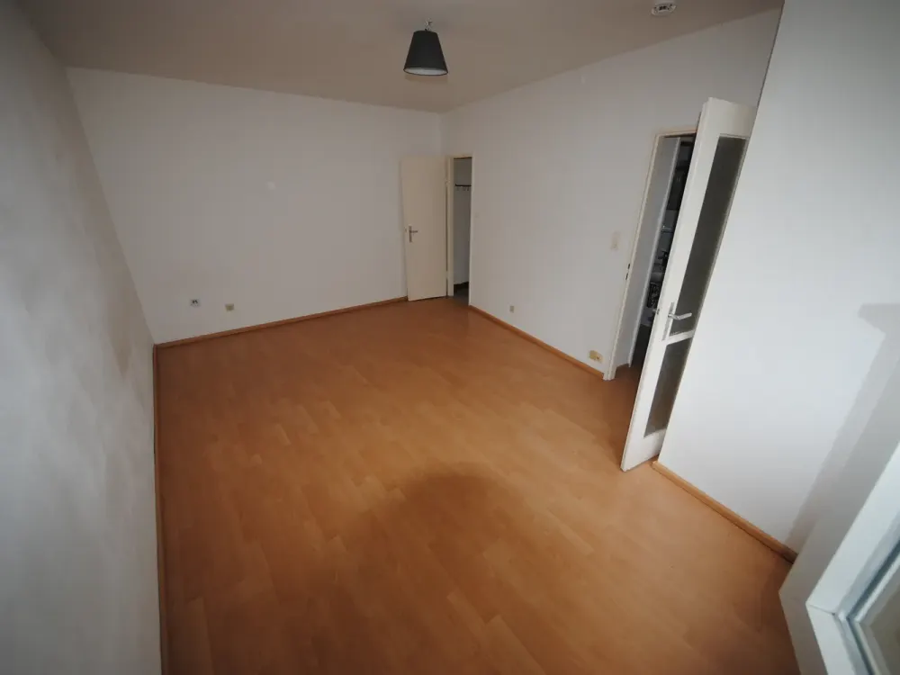Schönes, kleines 1.-Zi.-App. (23qm) im 1.OG. in Offenbach, nähe Sanaklinik und Stadtmitte.
