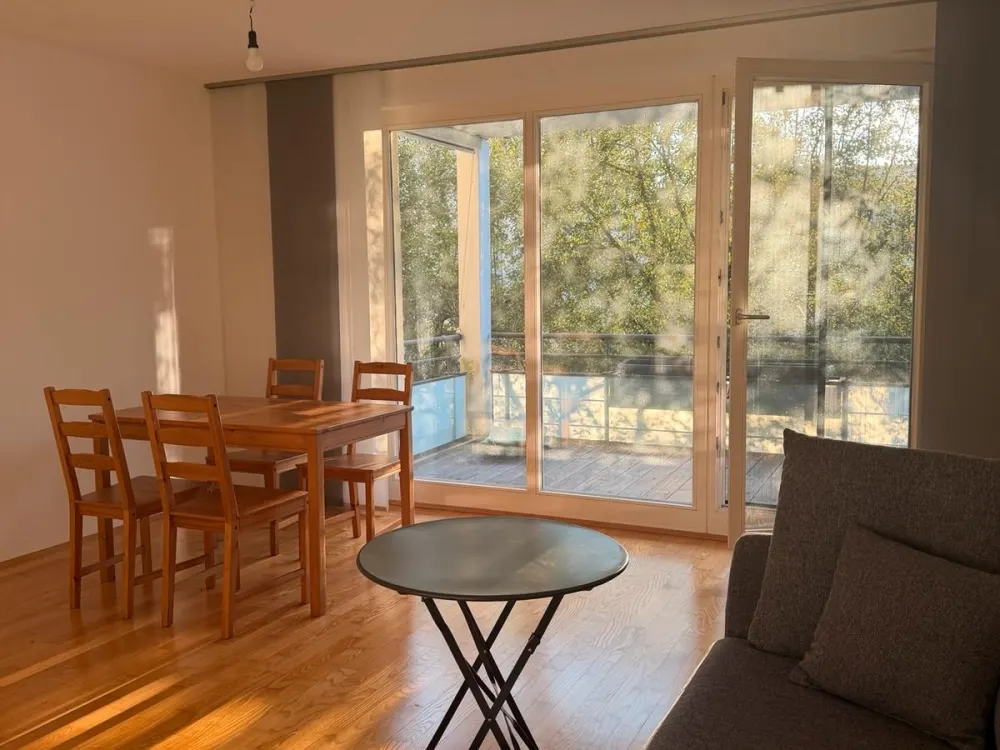 Wohnung zur Untermiete (Sep-Dez) mit großem Balkon S-Bahnhof Laim