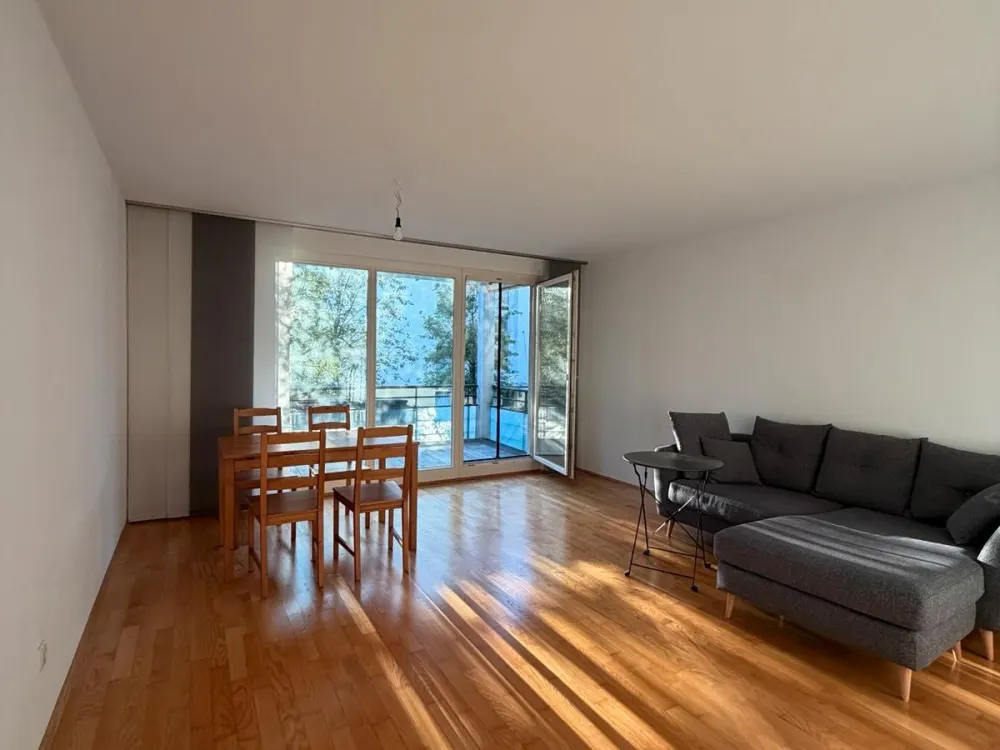 Wohnung zur Untermiete (Sep-Dez) mit großem Balkon S-Bahnhof Laim