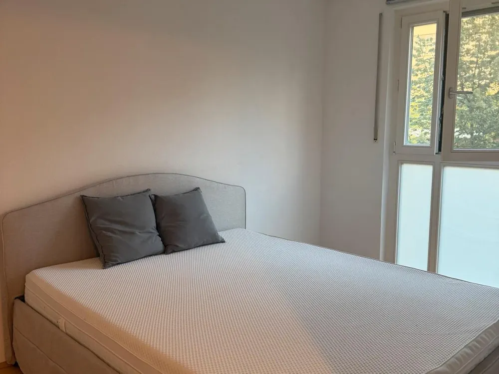 Wohnung zur Untermiete (Sep-Dez) mit großem Balkon S-Bahnhof Laim