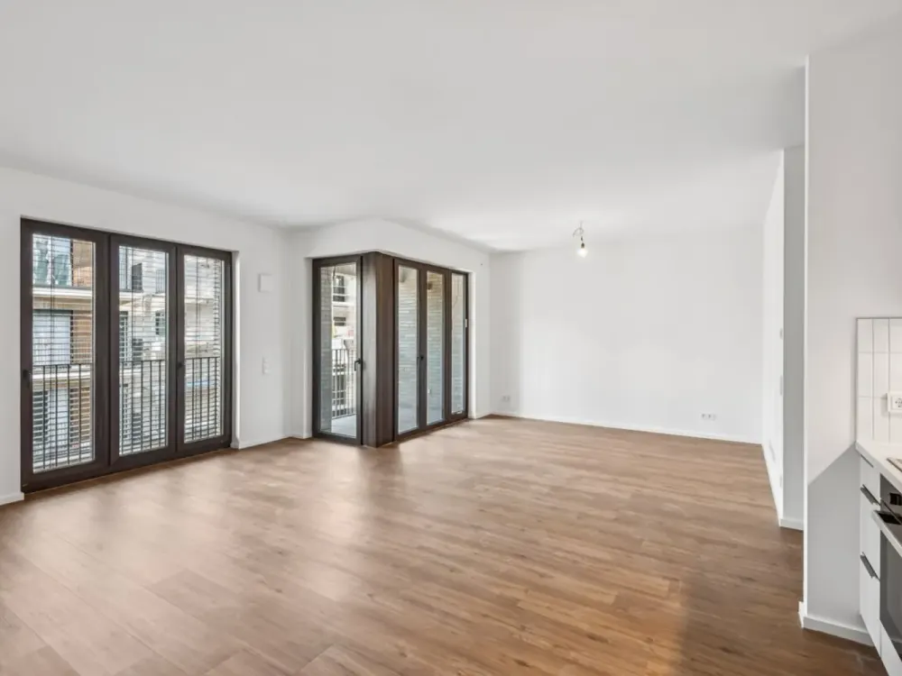 Spacious 2-Room Apartment with Built-in Kitchen and Guest WC in the Exclusive New Development Deiker Höfe!