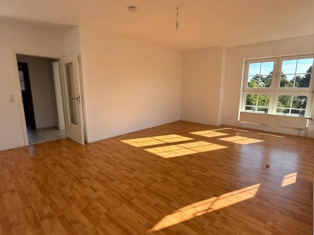 Charming 3-Room Apartment with Balcony in a Quiet Location