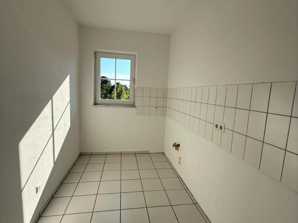 Charming 3-Room Apartment with Balcony in a Quiet Location