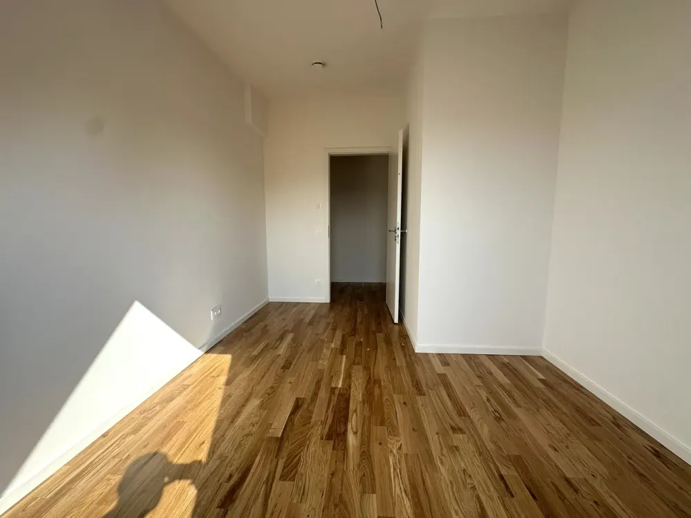 First Occupancy Bright 4-Room Apartment with Loggia in Dresden-Friedrichstadt