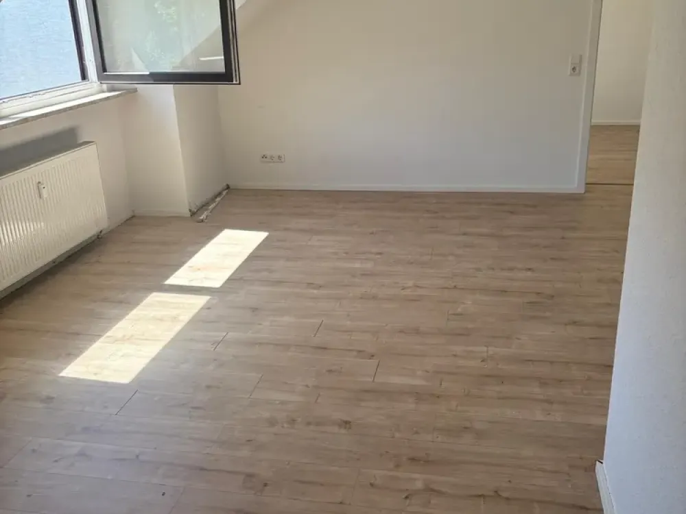 Modern & zeitlos wohnen, attraktive 2-Zimmer-Dachgeschosswohnung in Offenbach zu vermieten
