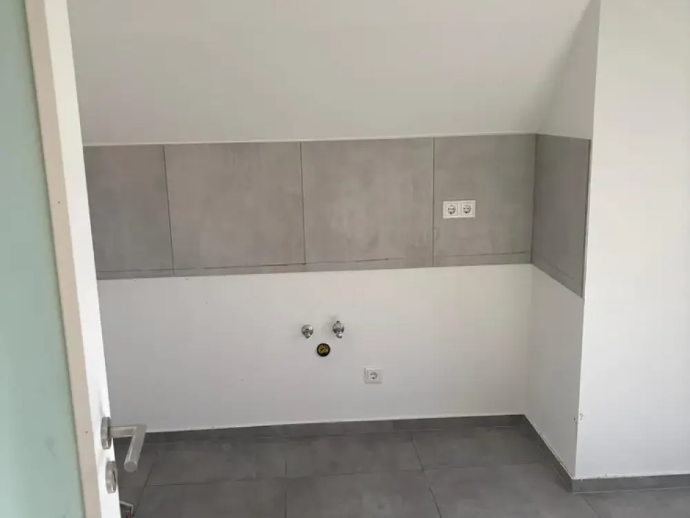Modern & zeitlos wohnen, attraktive 2-Zimmer-Dachgeschosswohnung in Offenbach zu vermieten