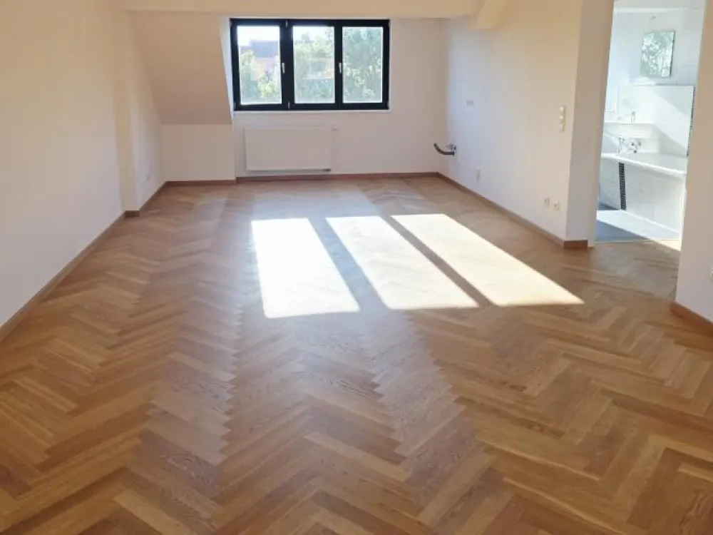 Individuelle und hochwertige Dachgeschosswohnung in Dresden-Plauen!
