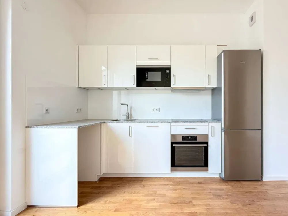 Kompakte Dachgeschosswohnung nah Schloß Charlottenburg - 3 Zimmer am Mierendorffplatz